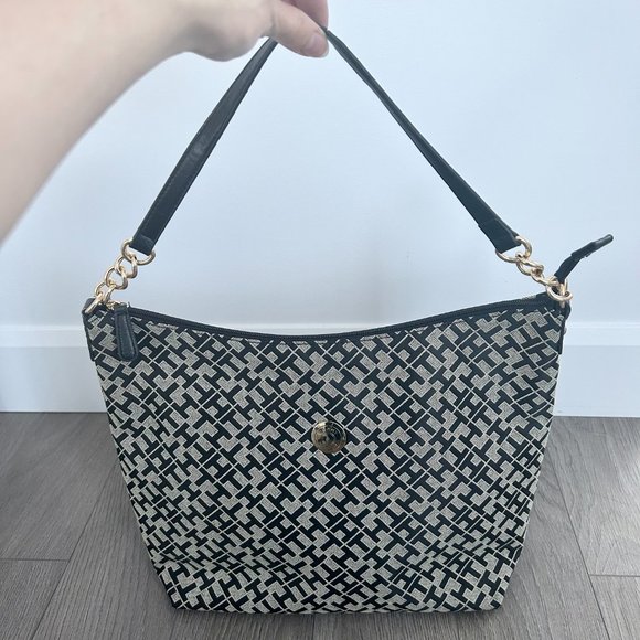 Tommy Hilfiger TH shoulder purse - Picture 1 of 5